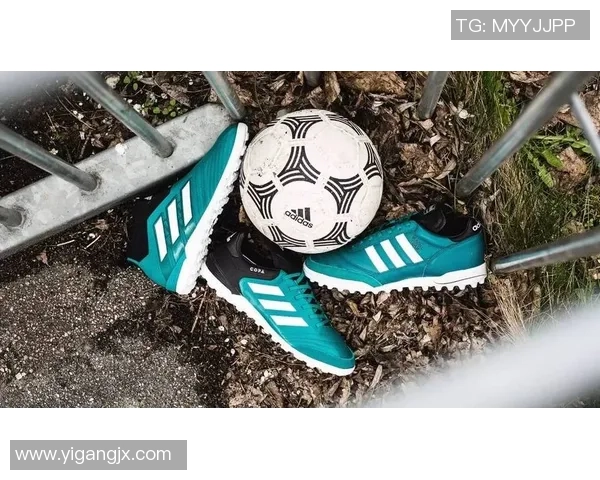 足球明星联名篮球鞋新款发布引领潮流运动时尚风潮